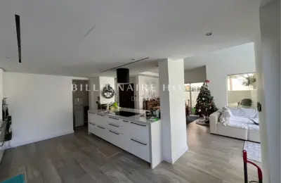 Fully Upgraded and Extended| Vacant on Transfer| Large Plot